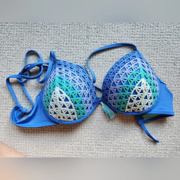 Bundle of 4 Swim Tops- 36B - Picture 7 of 9